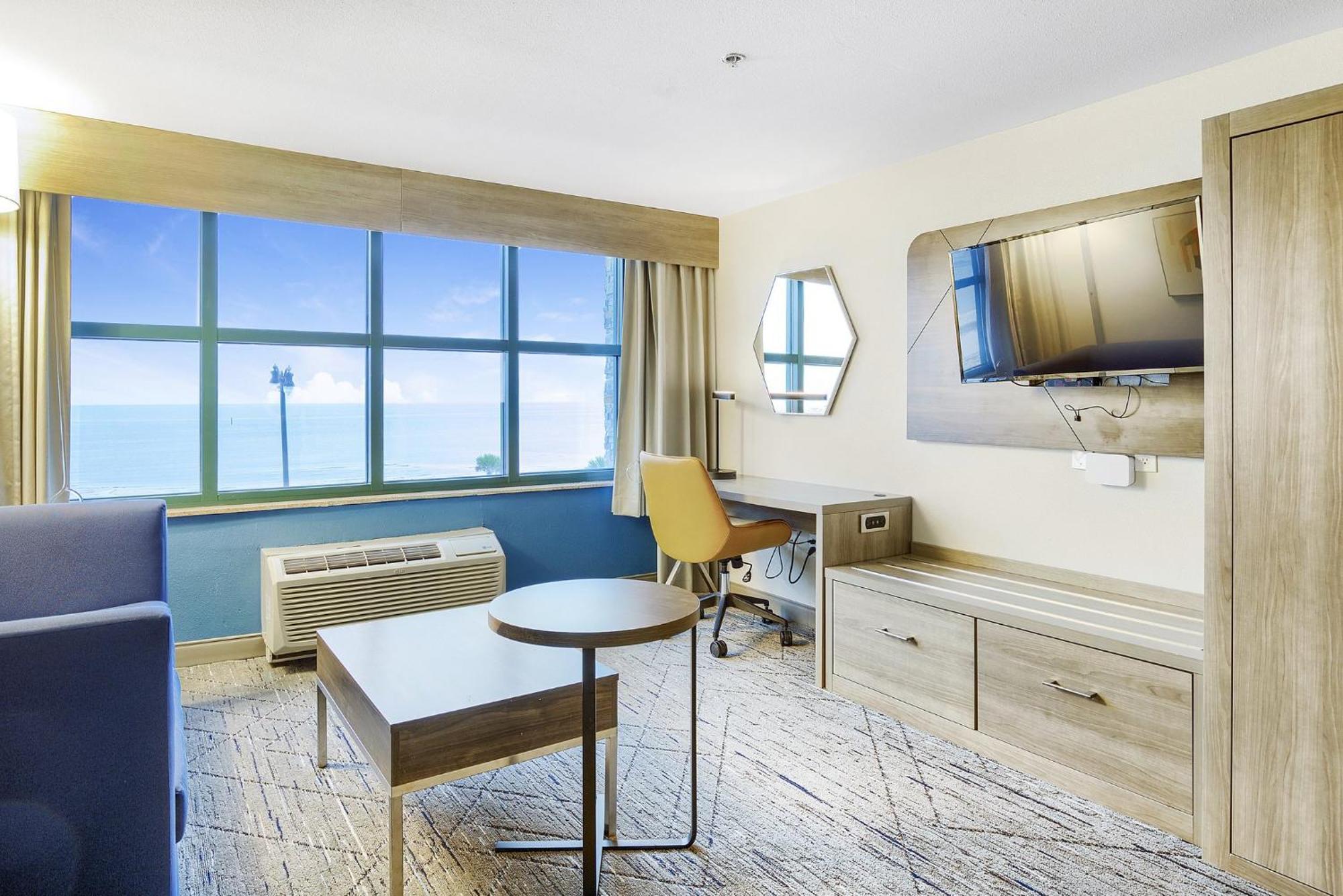Holiday Inn Express - Gulfport Beach By Ihg Exteriér fotografie